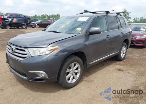 2013 Toyota Highlander Se V6 z USA, uszkodzony, nr VIN 5TDBK3EH0DS249551